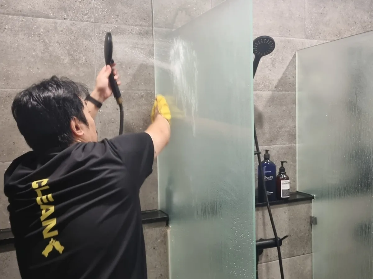 중구 광복동1가 헬스장 복도·대기 동선 야간 위생청소 사례 - 행진크린