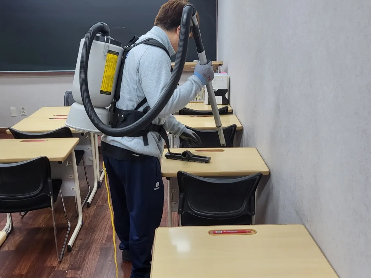 사하구 당리동 학원 좌석·책상 진공 바닥 위생청소 사례 - 행진크린